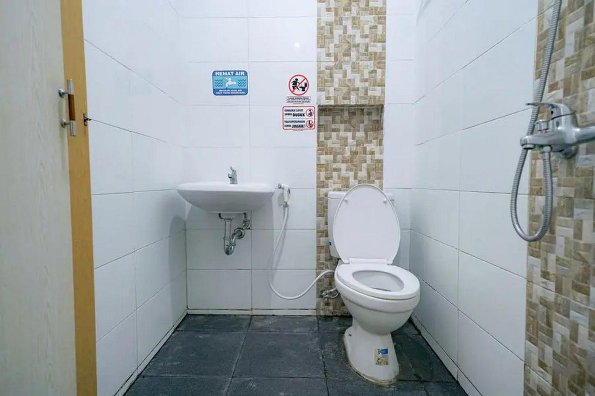 Hotel Reddoorz Near Ekowisata Mangrove Belawan Pokoj fotografie
